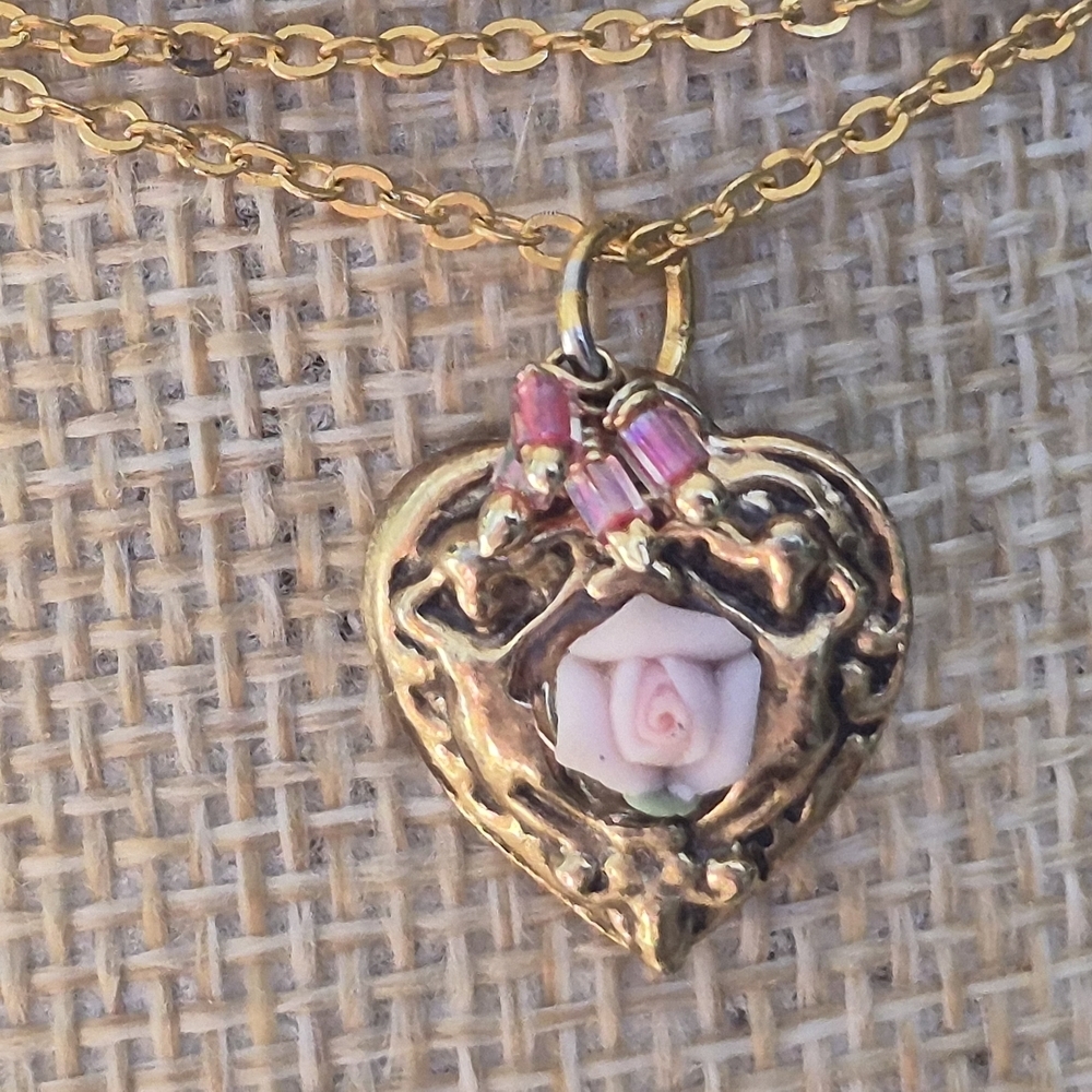 Gold Pendant Necklace With Heart Pendant With Ceramic Rose - Picture 6 of 6